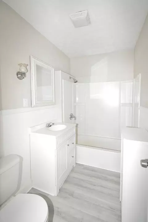 Bath - 116-118 Johnson St, Springfield, MA 01108 photo 1 of 2