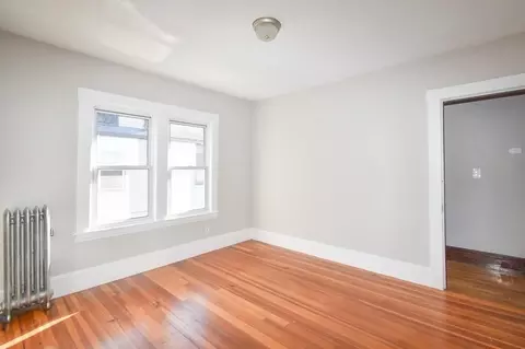Living - 116-118 Johnson St, Springfield, MA 01108 photo 6 of 11