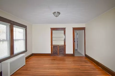 Living - 116-118 Johnson St, Springfield, MA 01108 photo 4 of 11