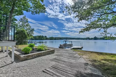 55 Colonial Rd, Webster, MA 01570 photo 4