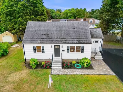 7 Morgan Rd, Beverly, MA 01915 photo 2
