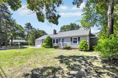41 Yelverton Ln, Yarmouth, MA 02673