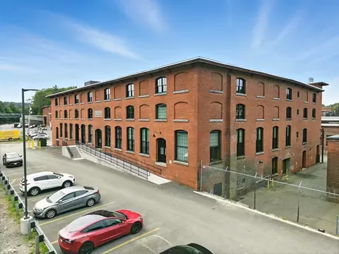 55 Sterling St #314, Clinton, MA 01510