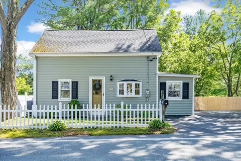 22 Carlisle Rd, Westford, MA 01886