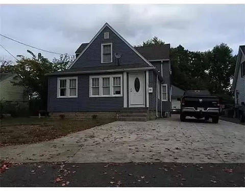 143 Saint James Cir, Springfield, MA 01104