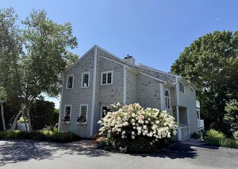 48 Wilson St, Dartmouth, MA 02748