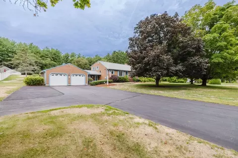 848 N Main St, Raynham, MA 02767 photo 2