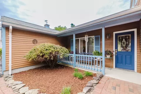 848 N Main St, Raynham, MA 02767 photo 5