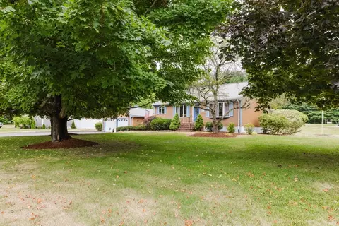 848 N Main St, Raynham, MA 02767 photo 3