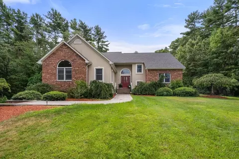 34 Wood Duck Rd, Acushnet, MA 02743