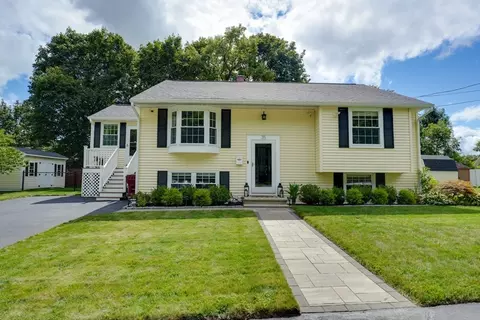 35 Claudine Dr, Lowell, MA 01852