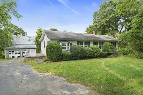 54 Manomet Point Rd, Plymouth, MA 02360