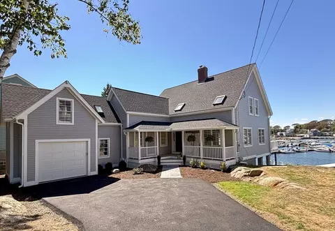 Exterior - 263 E Main St, Gloucester, MA 01930 photo 2 of 3