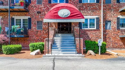 14 Dallas Dr #308, Dracut, MA 01826