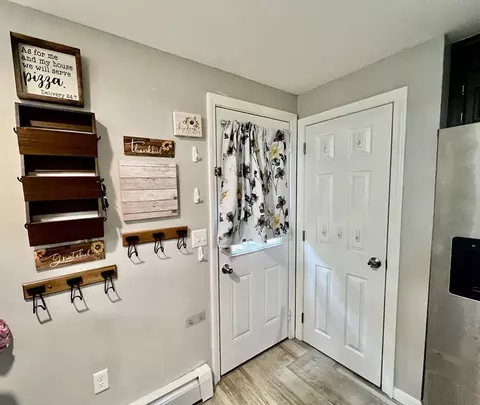 Entry Way - 18 Bridle Path Ln, Townsend, MA 01474 photo 1 of 1