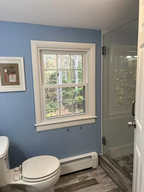 Bath - 18 Bridle Path Ln, Townsend, MA 01474 photo 5 of 7