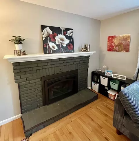 Living - 18 Bridle Path Ln, Townsend, MA 01474 photo 1 of 1