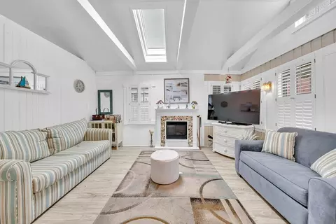 Living - 45 Pleasant St, Wareham, MA 02571 photo 4 of 7