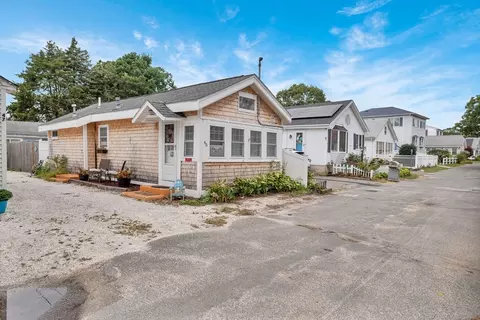 Exterior - 45 Pleasant St, Wareham, MA 02571 photo 1 of 8