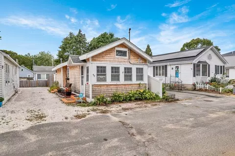 Exterior - 45 Pleasant St, Wareham, MA 02571 photo 2 of 8