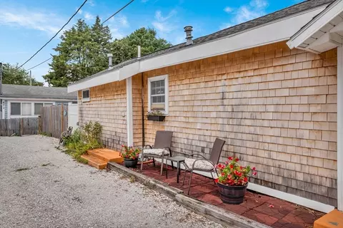Exterior - 45 Pleasant St, Wareham, MA 02571 photo 4 of 8