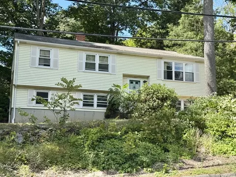 5 Forest Hill Dr, Worcester, MA 01609
