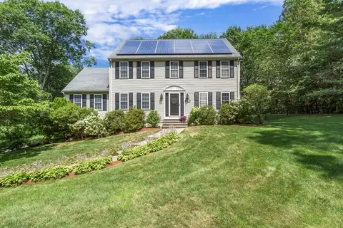 5 Wadsworth Farm Rd, Franklin, MA 02038