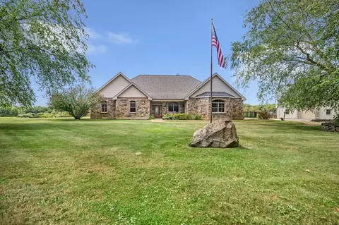495 Bushee Rd, Swansea, MA 02777