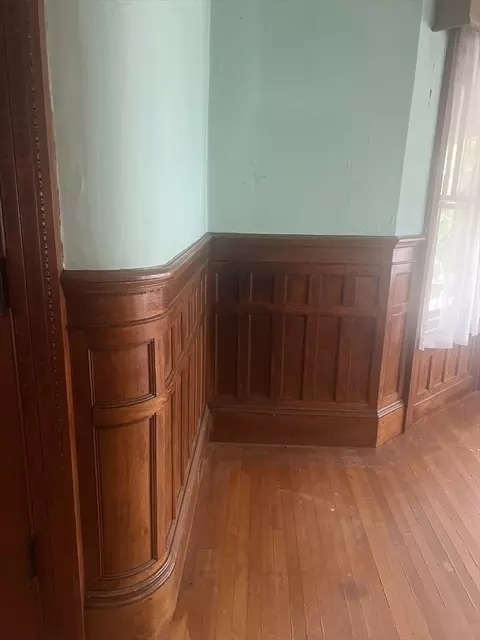 Entry Way - 183 Belmont St, Fall River, MA 02720 photo 1 of 5