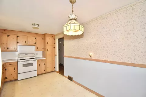 Kitchen - 131 Endicott St, Springfield, MA 01118 photo 4 of 5