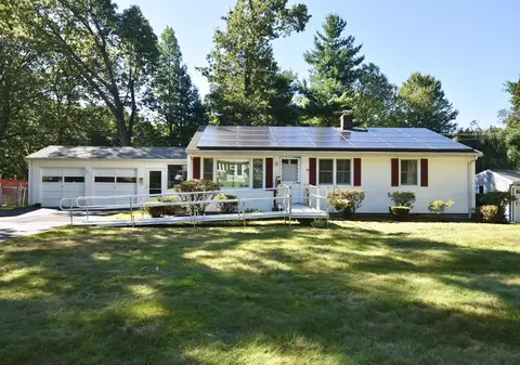 131 Endicott St, Springfield, MA 01118