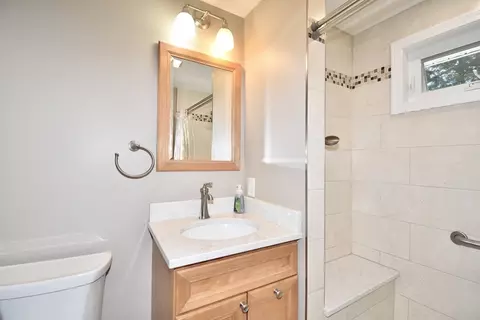 Bath - 131 Endicott St, Springfield, MA 01118 photo 3 of 3