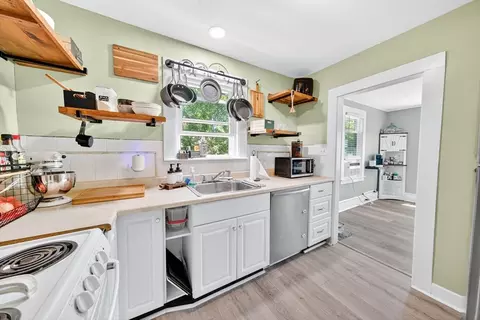 261 Marion Rd, Wareham, MA 02571 photo 4