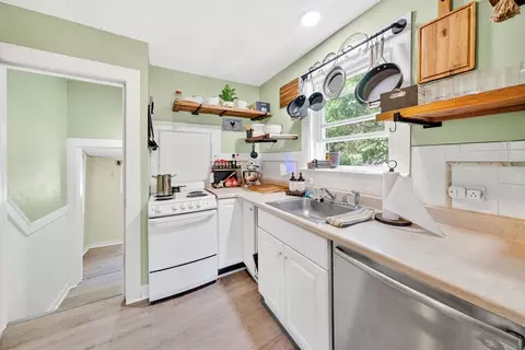 261 Marion Rd, Wareham, MA 02571 photo 3