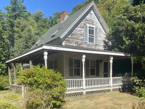 784 Pleasant St, Hanson, MA 02341
