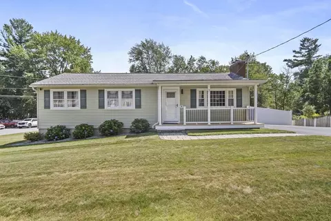 7 Pine Valley Dr, Dracut, MA 01826