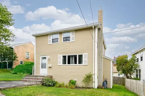 15 Lincoln Ave, Hull, MA 02045