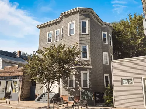 97 Beacon St, Somerville, MA 02143
