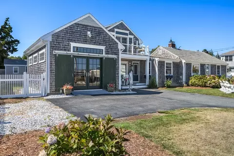 253 Scranton Ave, Falmouth, MA 02540