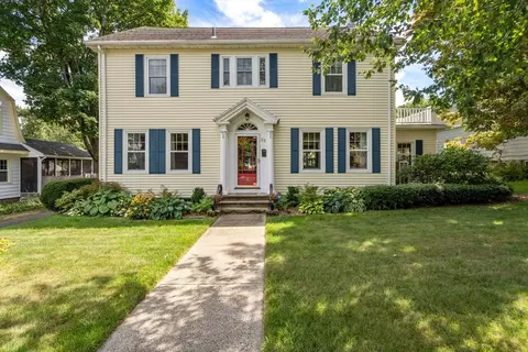 22 Lexington Ave, Holyoke, MA 01040