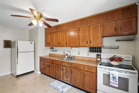 48 Colonial Cir #D, Chicopee, MA 01020 photo 7