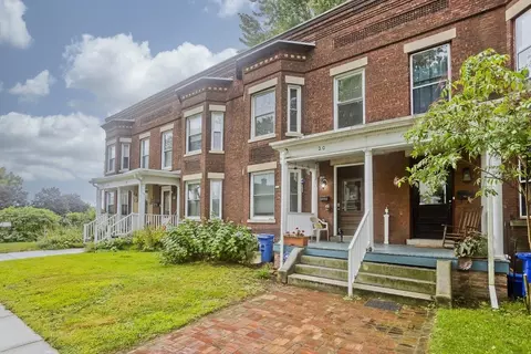 20 Linden St, Holyoke, MA 01040