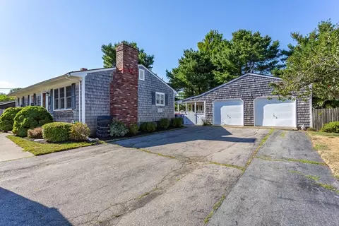 6 Gardner St, Fairhaven, MA 02719