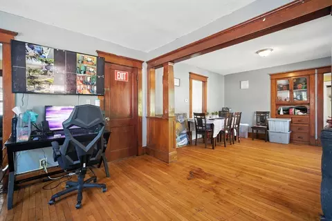 Entry Way - 56-58 Phoenix St, Springfield, MA 01104 photo 4 of 5