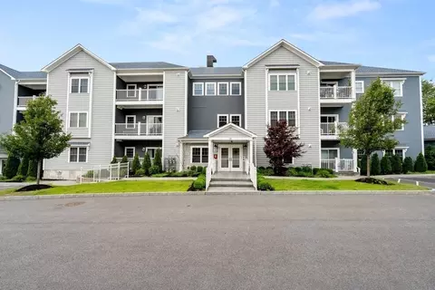 181 S Franklin St #102, Holbrook, MA 02343
