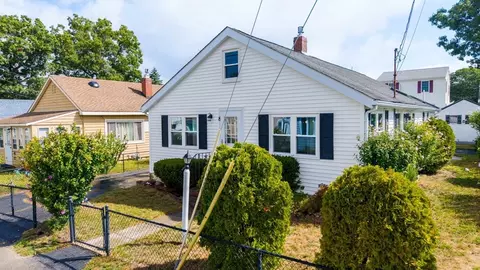 8 Barnes St, Wareham, MA 02571 photo 4