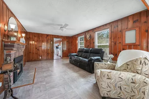 8 Barnes St, Wareham, MA 02571 photo 5