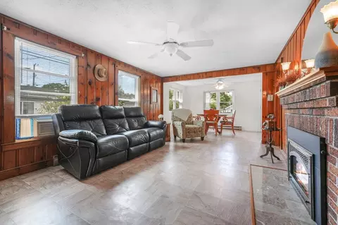 8 Barnes St, Wareham, MA 02571 photo 6