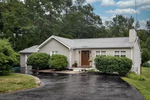 39 Creeper Hill Rd, Grafton, MA 01536
