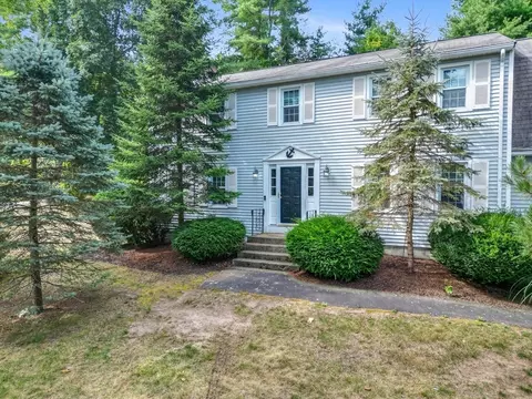 29 Old Powder House Rd, Lakeville, MA 02347